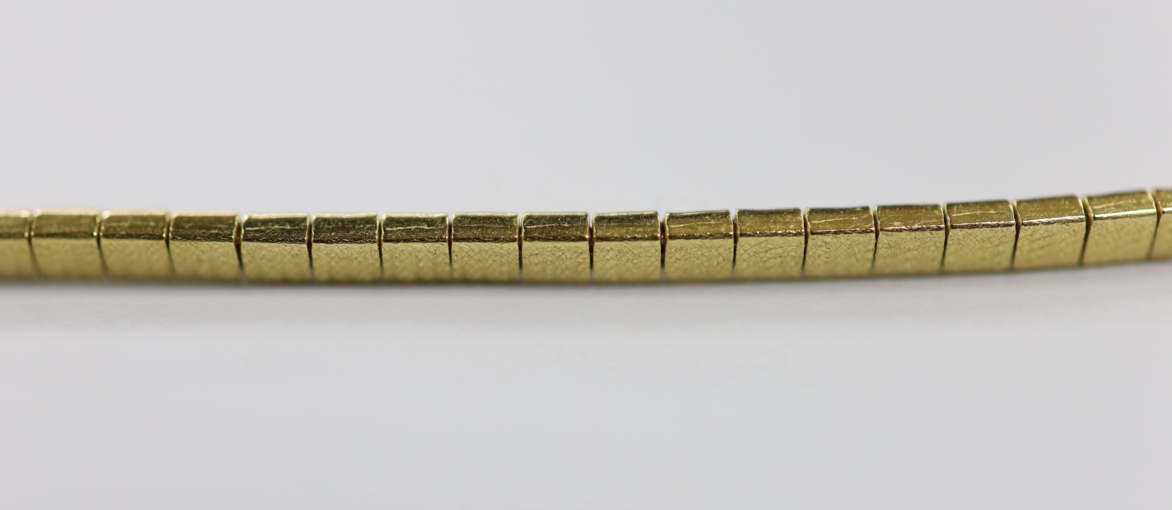 A modern Italian 750 necklace, approx. 36cm, 16.2 grams.